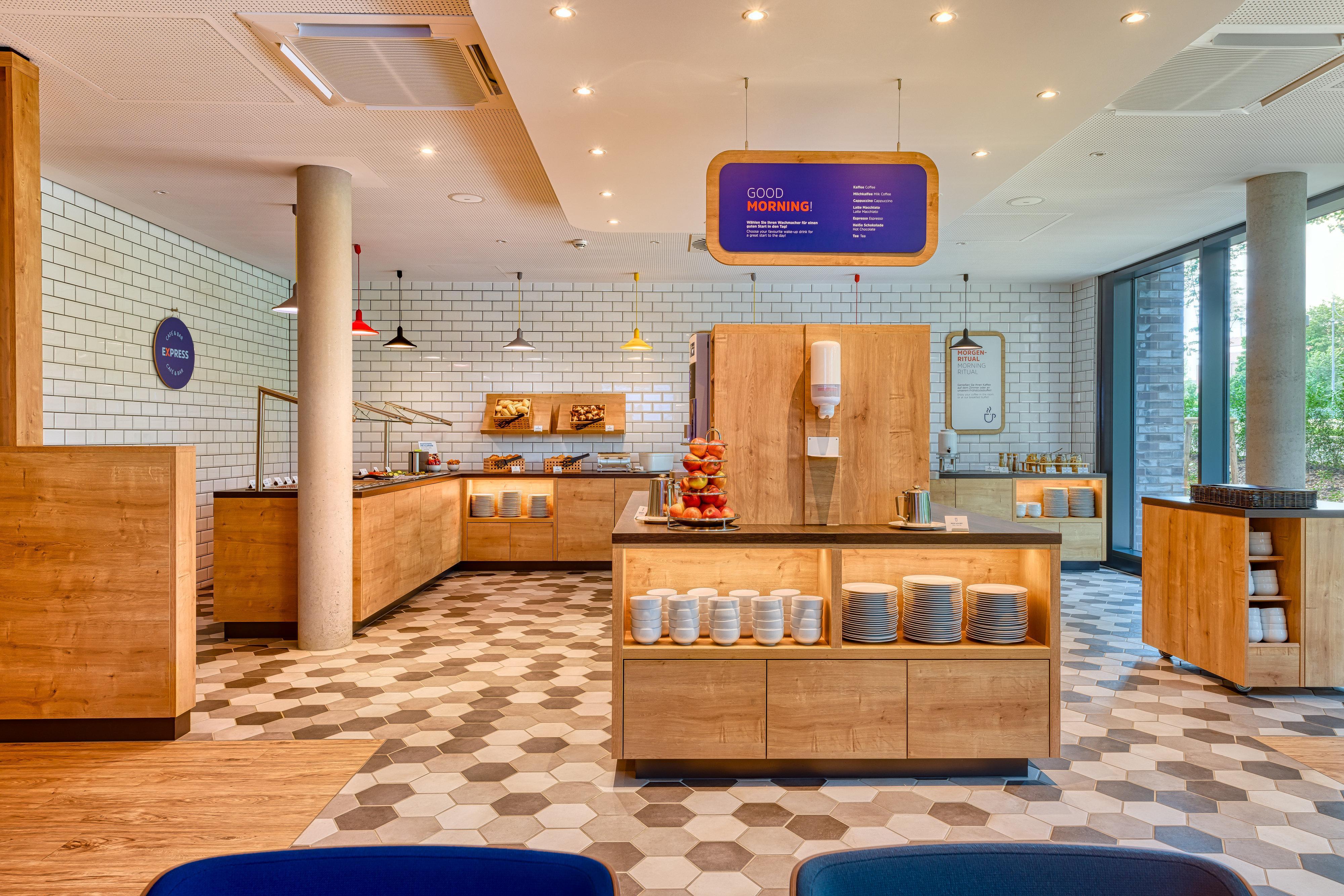 Holiday Inn Express Goettingen By Ihg Ngoại thất bức ảnh