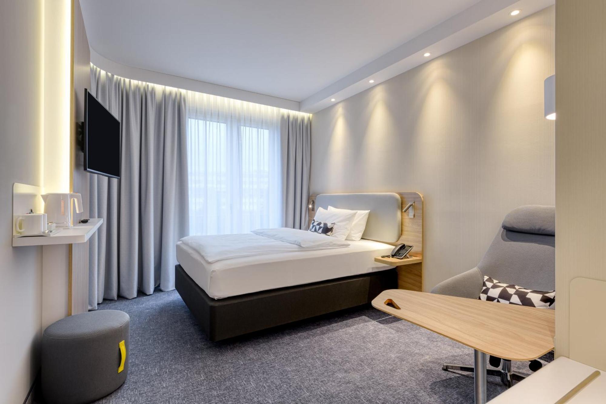 Holiday Inn Express Goettingen By Ihg Ngoại thất bức ảnh