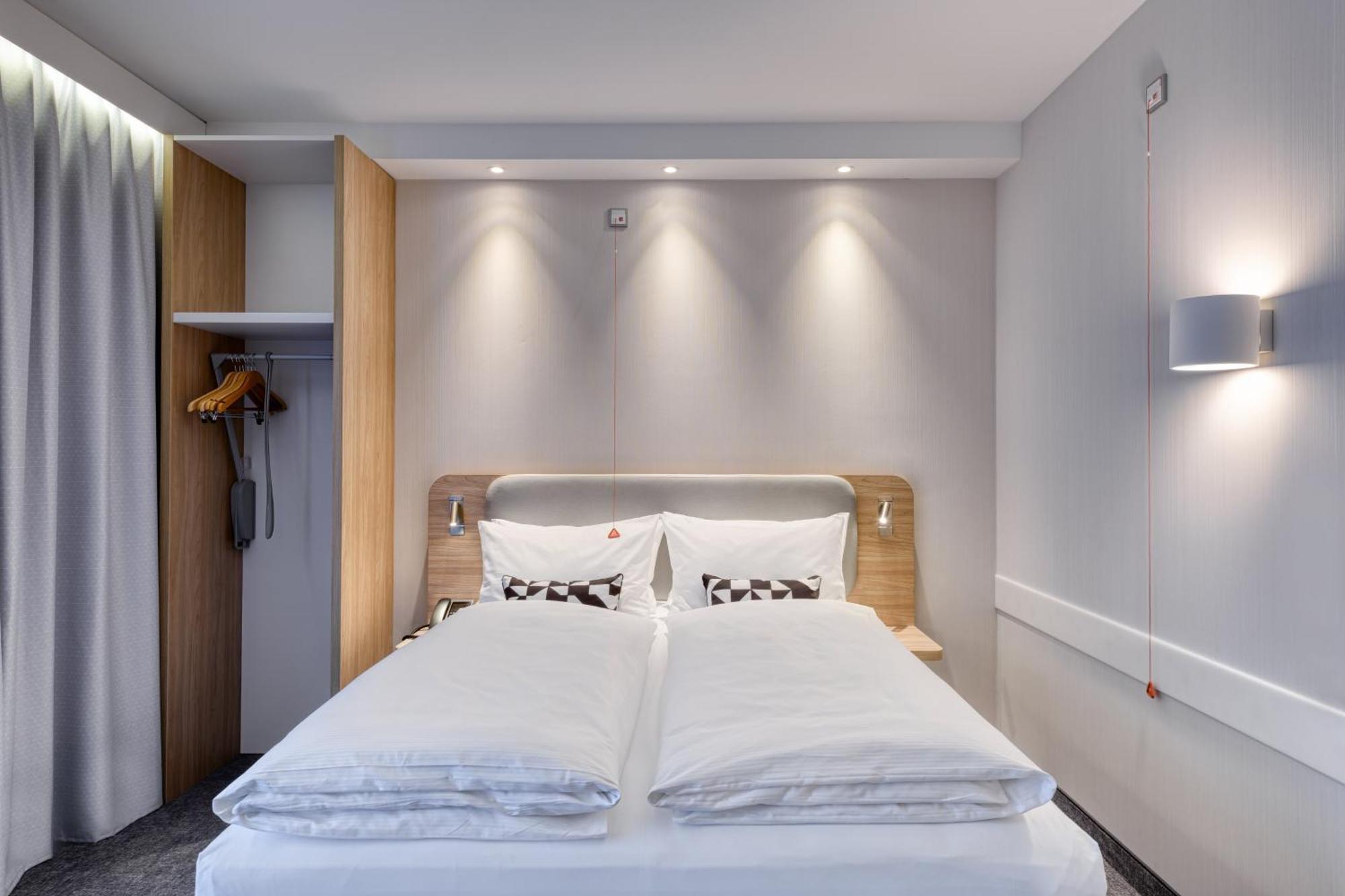 Holiday Inn Express Goettingen By Ihg Ngoại thất bức ảnh