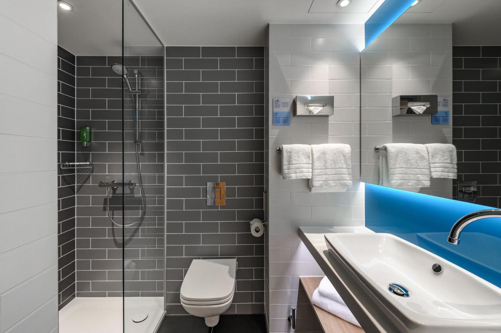 Holiday Inn Express Goettingen By Ihg Ngoại thất bức ảnh
