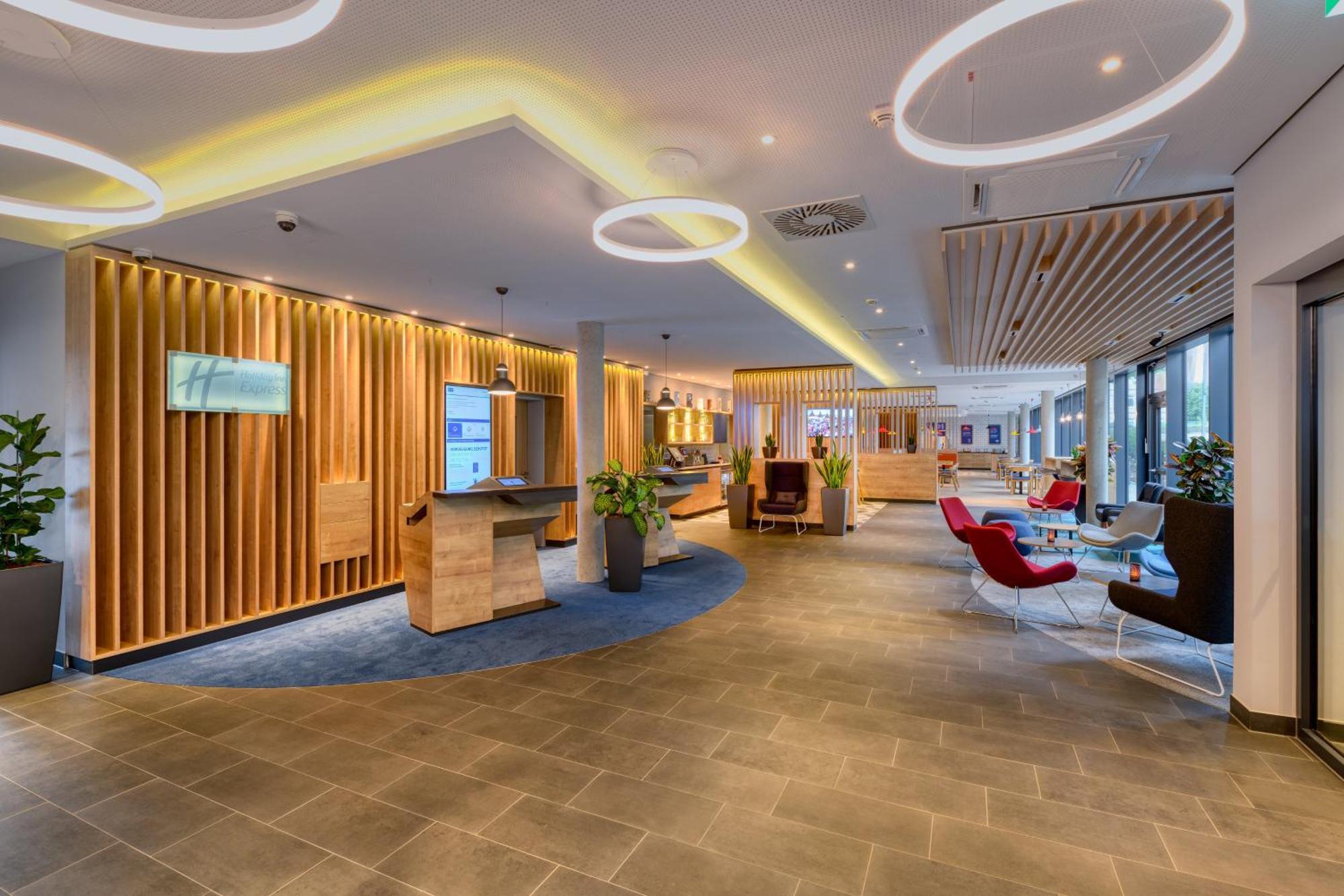 Holiday Inn Express Goettingen By Ihg Ngoại thất bức ảnh