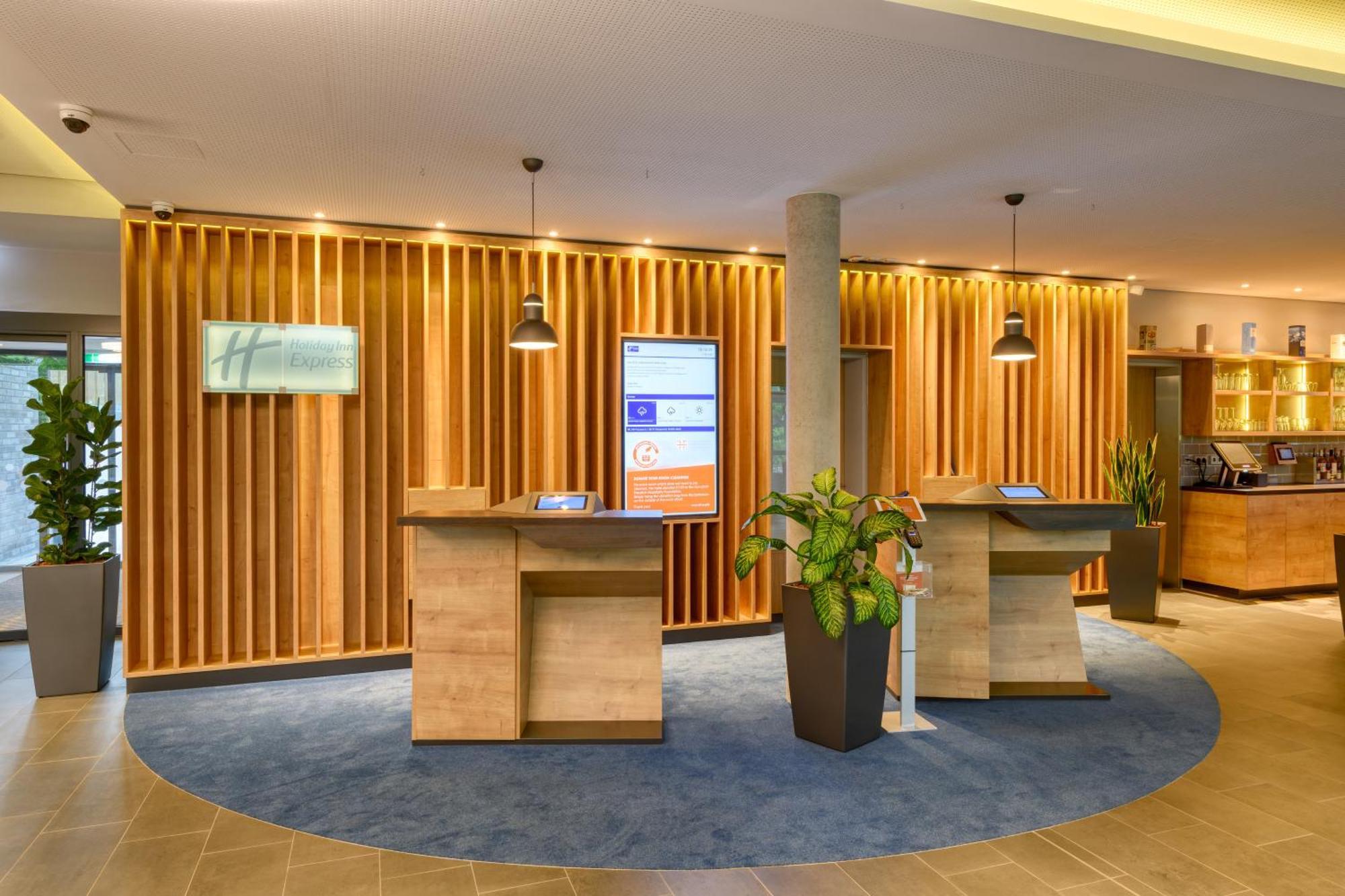 Holiday Inn Express Goettingen By Ihg Ngoại thất bức ảnh