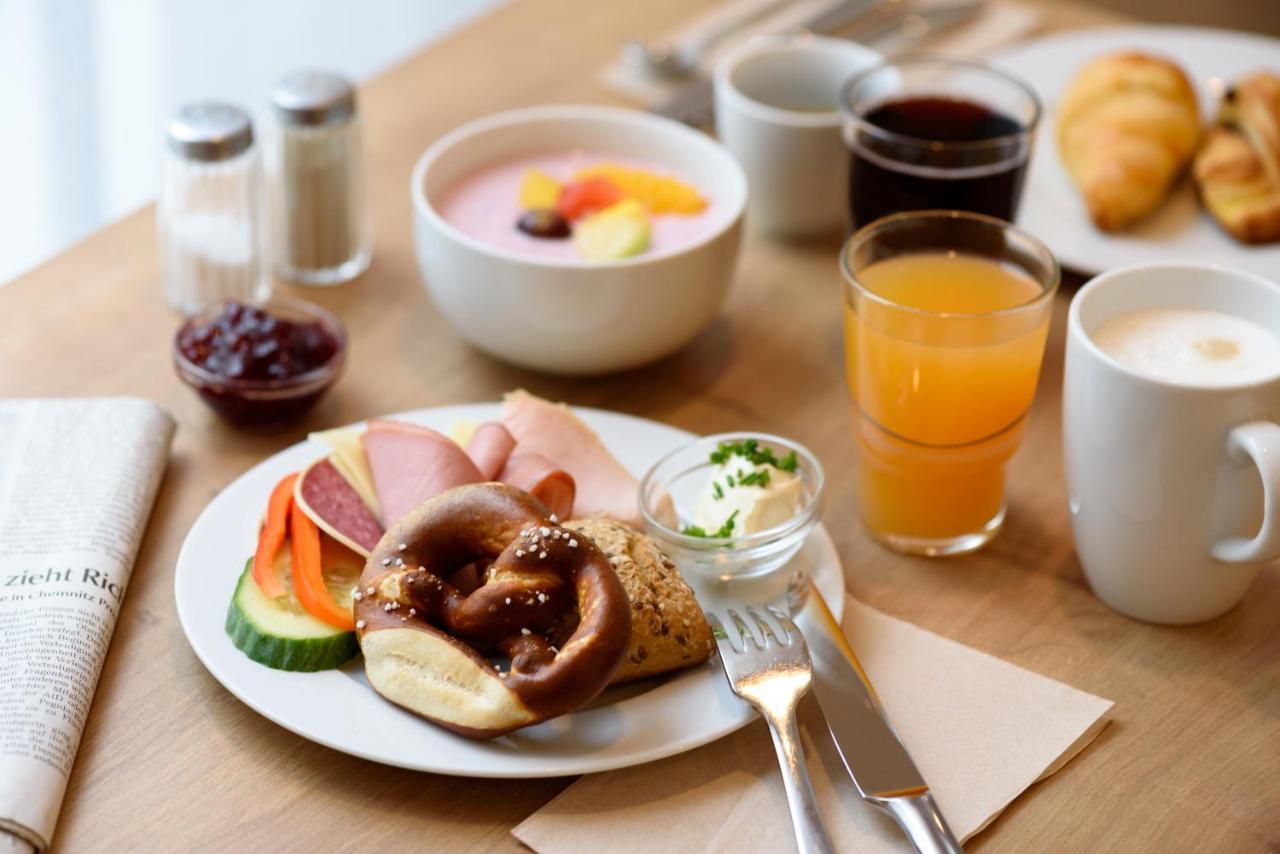Holiday Inn Express Goettingen By Ihg Ngoại thất bức ảnh